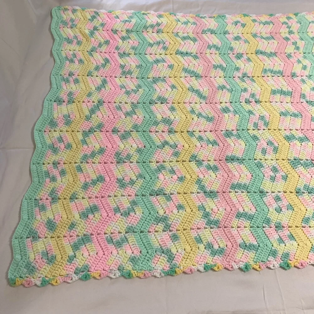 Vintage pastel crocheted knit blanket throw